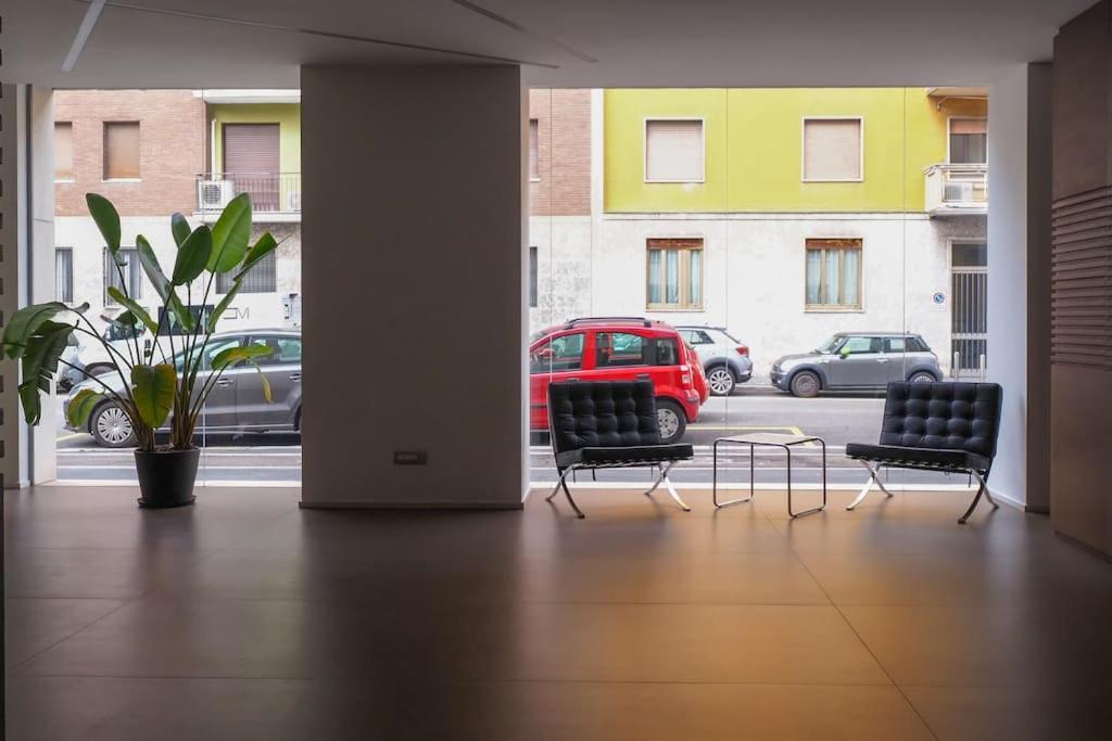 Contempora - Trilocale C. Di Rienzo 37 * Milan
