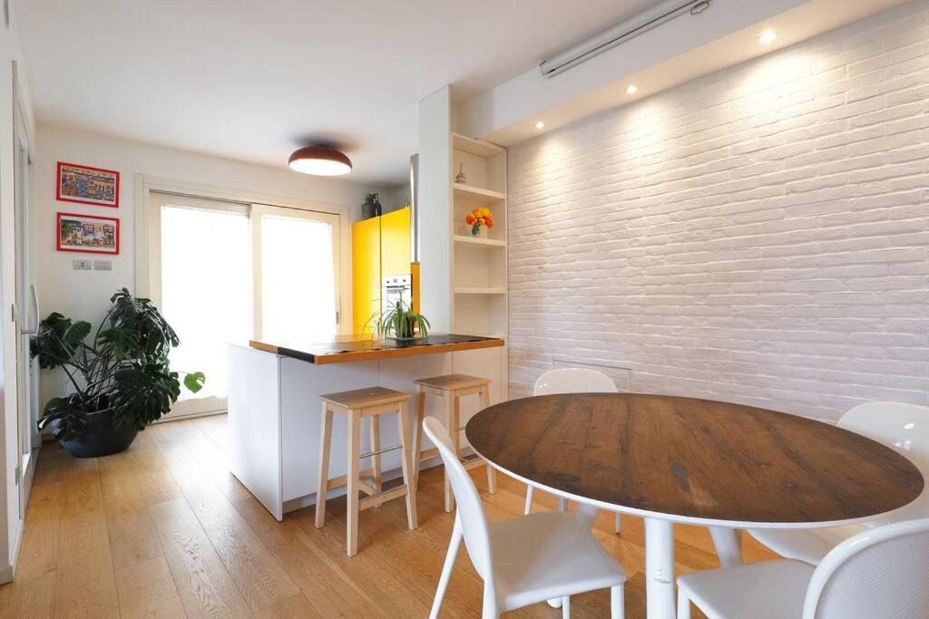 Contempora - Trilocale C. Di Rienzo 37 Milan